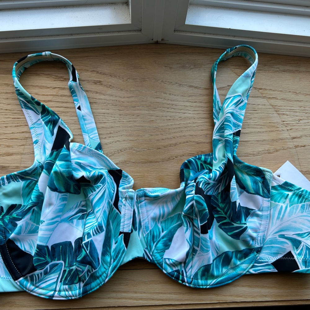 NWT palm print swim top